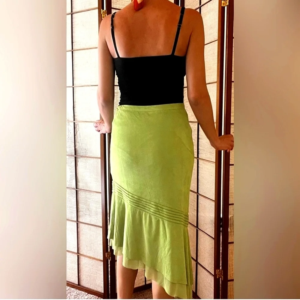 EUC Vintage faux SUEDE over mesh asymmetrical lime / avocado green mini skirt - Picture 3 of 10
